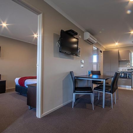 Amity Court Motel Стратфорд Экстерьер фото