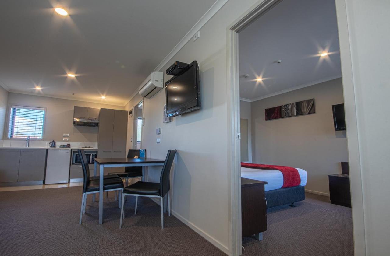 Amity Court Motel Стратфорд Экстерьер фото