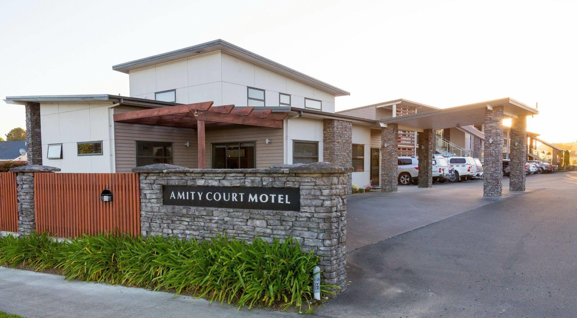 Amity Court Motel Стратфорд Экстерьер фото
