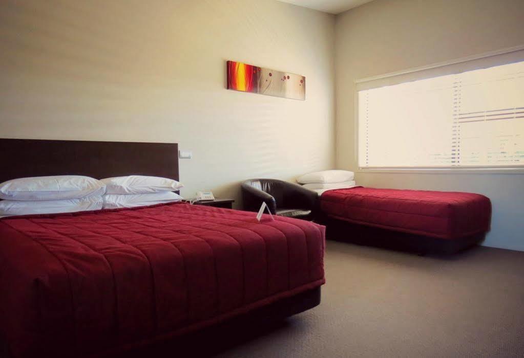 Amity Court Motel Стратфорд Экстерьер фото